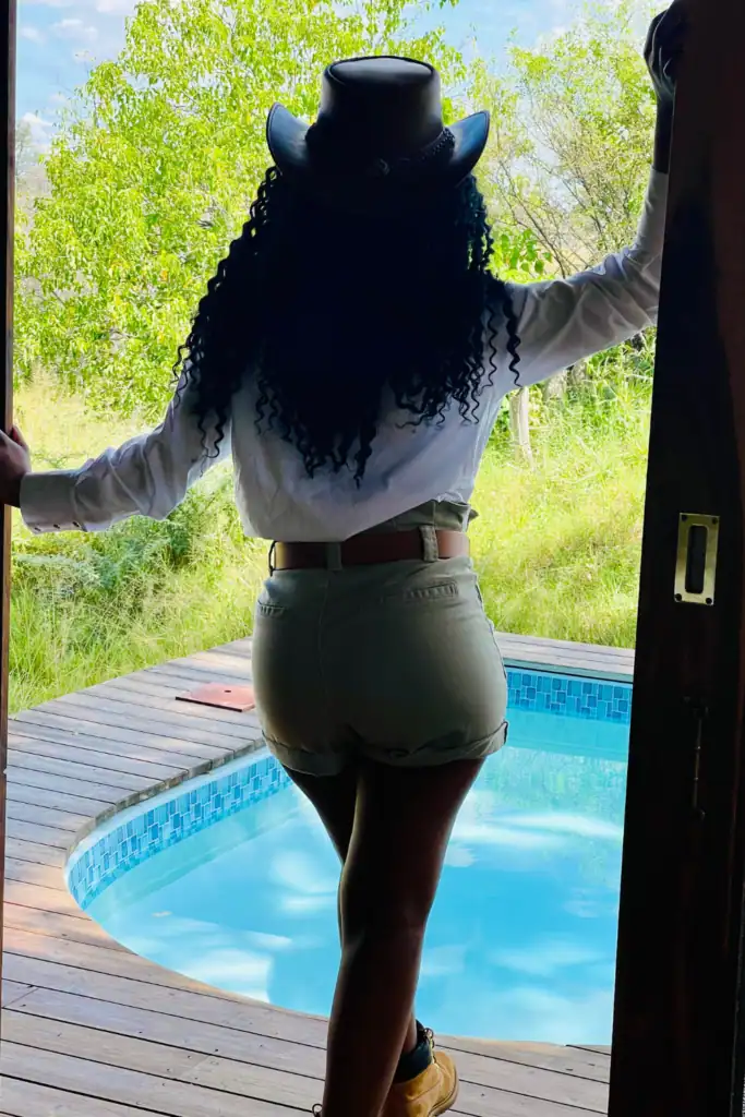 What to wear on a safari in Botswana: Fashionable safari clothes